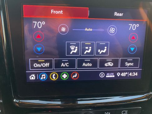 Used 2020 Chevrolet Traverse LT image 30