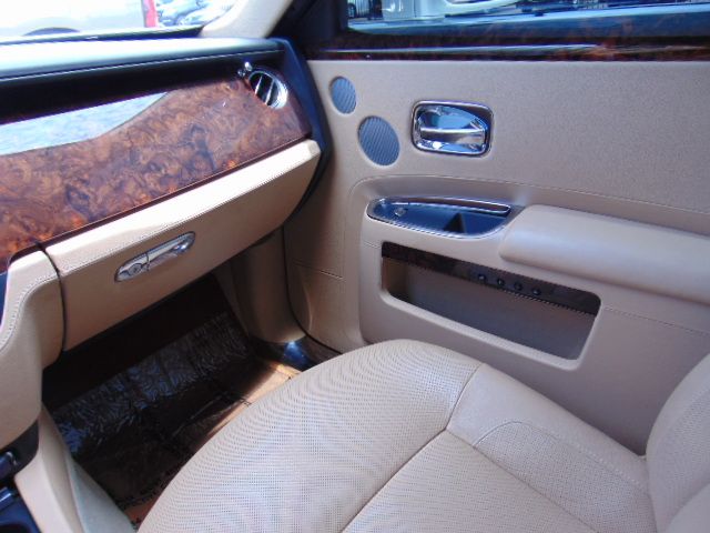 Used 2011 Rolls-Royce Ghost UNAVAIL RWD image 24