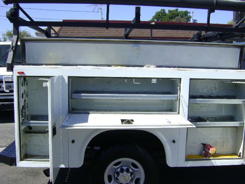 Used 2007 Chevrolet Silverado 2500 4x4 Regular Cab image 8