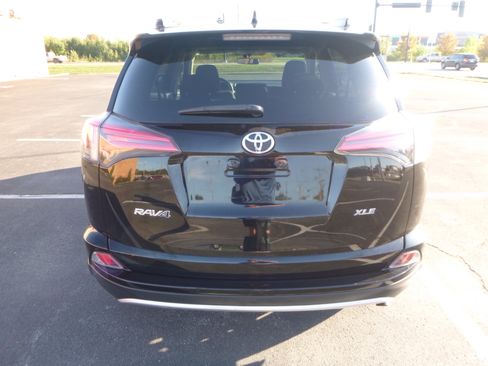 Used 2016 Toyota RAV4 XLE image 7
