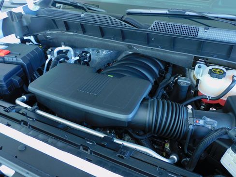 Used 2025 Chevrolet Silverado 1500 LT image 18