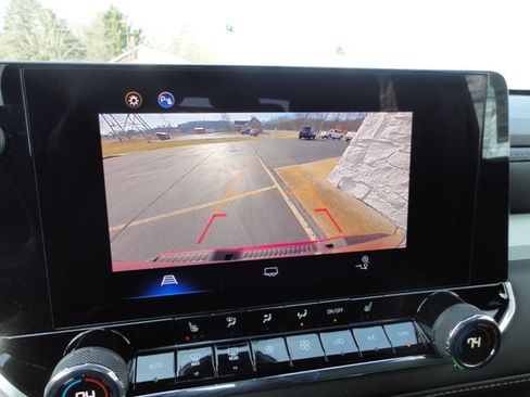 Used 2023 Chevrolet Colorado LT image 19