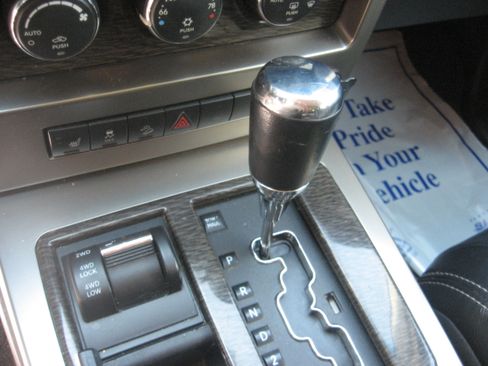Used 2012 Jeep Liberty 4WD Limited Jet image 12