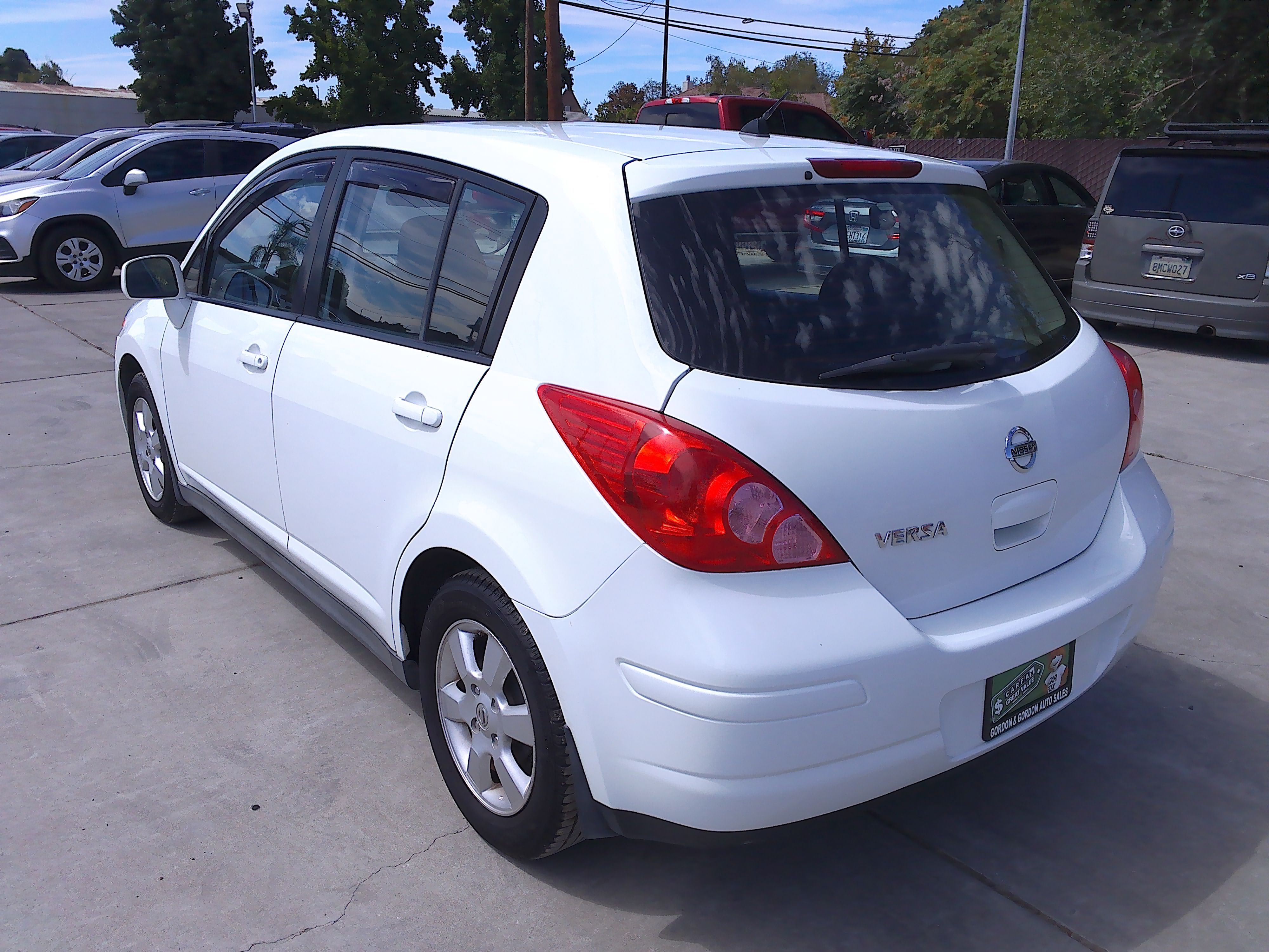 Used 2007 Nissan Versa 1.8 S FWD image 3