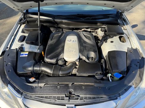 Used 2012 Hyundai Genesis 4.6 image 18