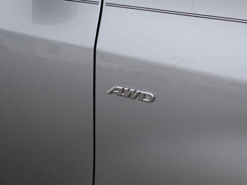 Used 2017 Toyota Sienna XLE image 11