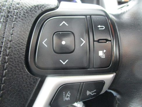 Used 2018 Toyota Highlander XLE image 43