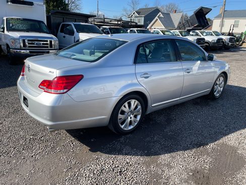 Used 2010 Toyota Avalon image 4