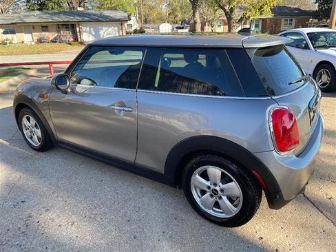 Used 2018 MINI Cooper image 2