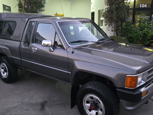 Used 1988 Toyota Pickup Deluxe image 60