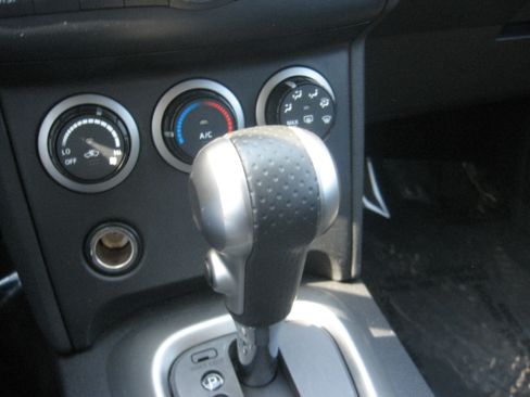 Used 2010 Nissan Rogue image 12