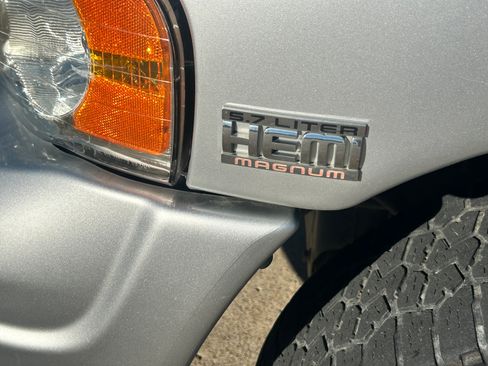 Used 2005 Dodge Ram 1500 Truck SLT image 25