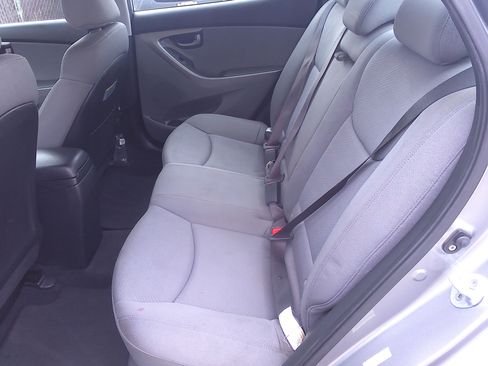 Used 2012 Hyundai Elantra GLS image 8