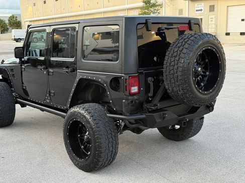 Used 2015 Jeep Wrangler 4WD Unlimited Sport image 44
