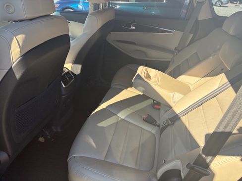 Used 2018 Kia Sorento EX image 7