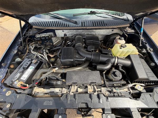 Used 2009 Ford Expedition EL 4WD XLT image 12
