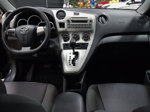 Used 2012 Toyota Matrix S FWD image 23