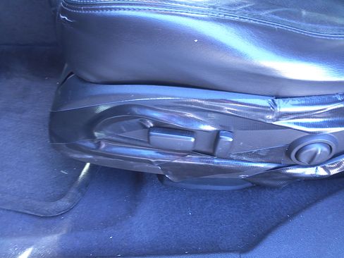 Used 2012 Buick Enclave Premium image 38