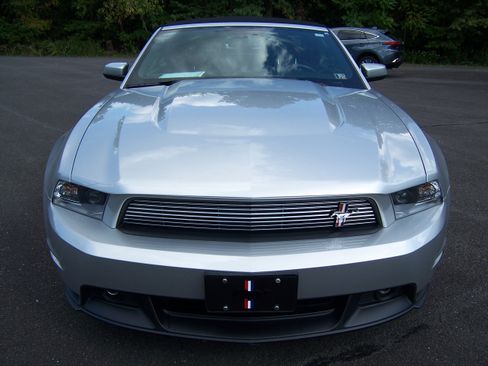 Used 2011 Ford Mustang GT Premium image 5
