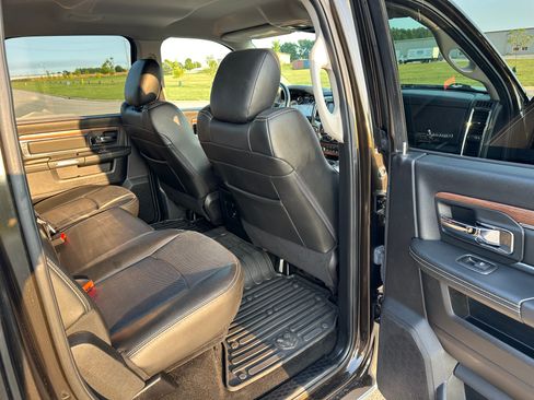 Used 2014 RAM 1500 Laramie image 12