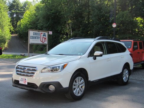 Used 2015 Subaru Outback 2.5i Premium AWD/4WD image 1