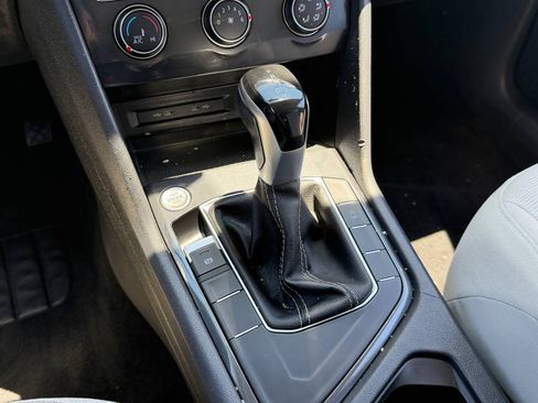 Used 2022 Volkswagen Tiguan FWD S image 18
