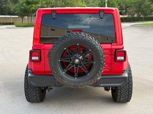 Used 2019 Jeep Wrangler 4WD Unlimited Sahara image 38