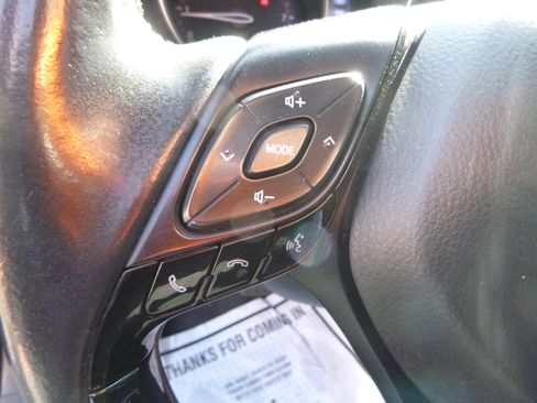 Used 2021 Toyota C-HR XLE image 17