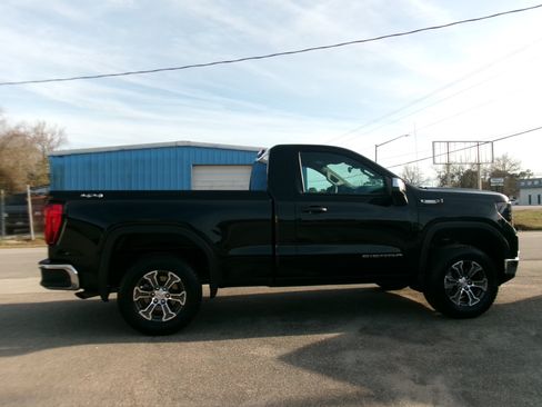 Used 2024 GMC Sierra 1500 Pro image 2
