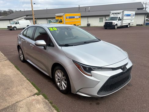 Used 2020 Toyota Corolla LE image 3