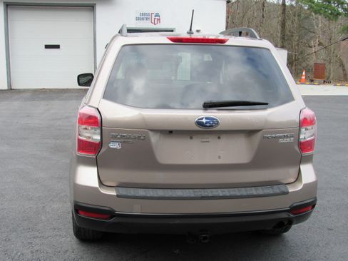Used 2014 Subaru Forester 2.5i Premium image 10