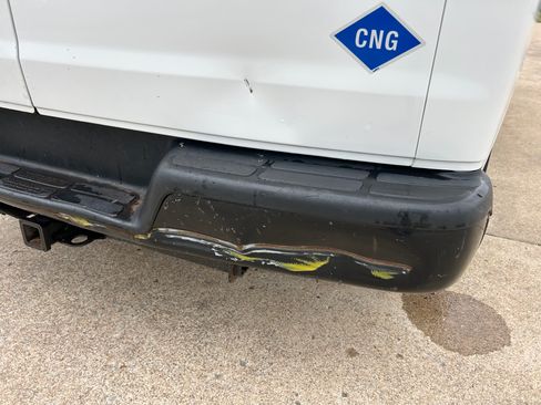 Used 2011 Chevrolet Express 2500 image 26