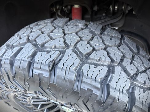 Used 2025 GMC Sierra 2500 AT4 image 19