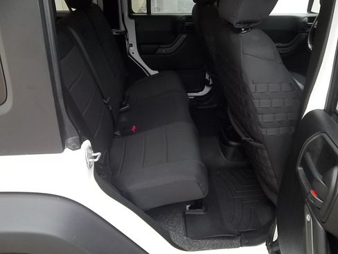 Used 2017 Jeep Wrangler 4WD Unlimited Sport image 28