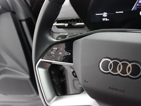 Used 2025 Audi Q6 e-tron Premium RWD image 27