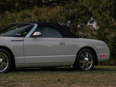 Used 2003 Ford Thunderbird image 52