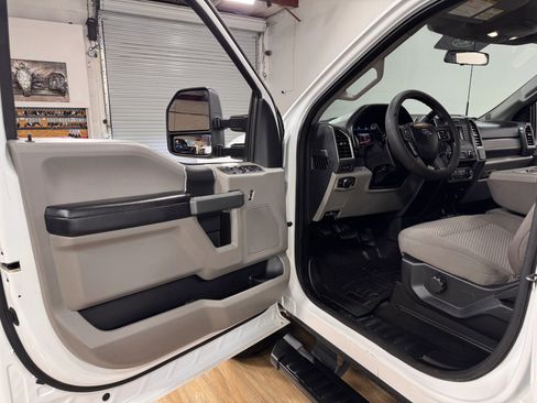 Used 2017 Ford F250 XLT image 12