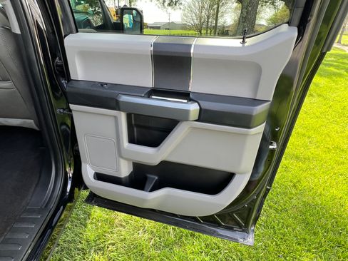 Used 2018 Ford F150 XLT image 26