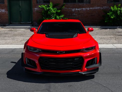 Used 2017 Chevrolet Camaro ZL1 Coupe RWD image 15