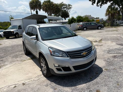 Used 2016 Chevrolet Traverse FWD LT w/ 2LT image 4