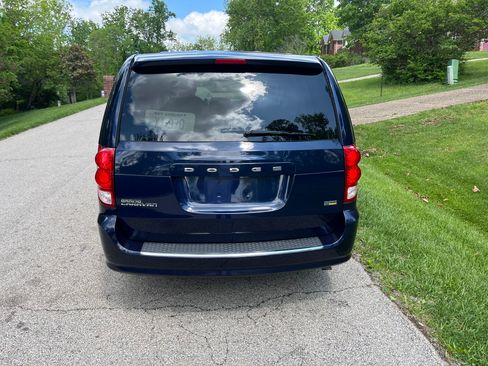 Used 2015 Dodge Grand Caravan FWD image 4