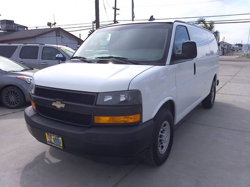 Used 2019 Chevrolet Express 2500 image 2