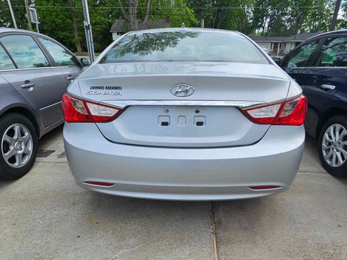 Used 2011 Hyundai Sonata GLS image 6