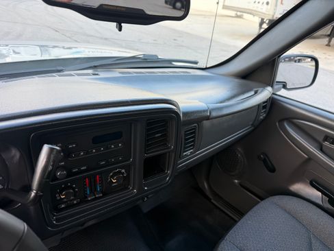 Used 2007 Chevrolet Silverado 1500 Classic W/T image 80