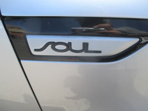 Used 2018 Kia Soul UNAVAIL FWD image 13