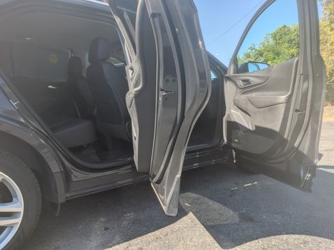 Used 2018 Chevrolet Equinox Premier image 13