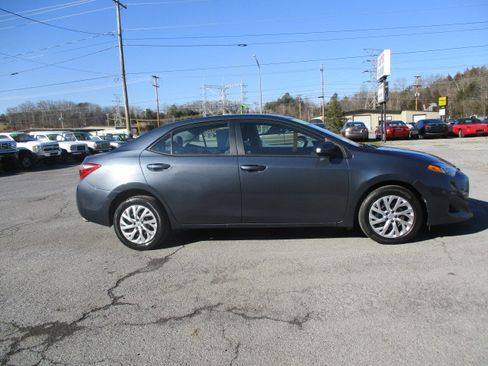 Used 2017 Toyota Corolla LE image 5