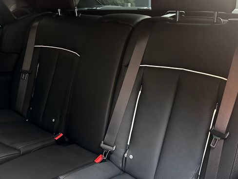 Used 2021 Rolls-Royce Phantom image 27