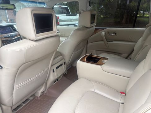 Used 2014 INFINITI QX80 4WD image 4