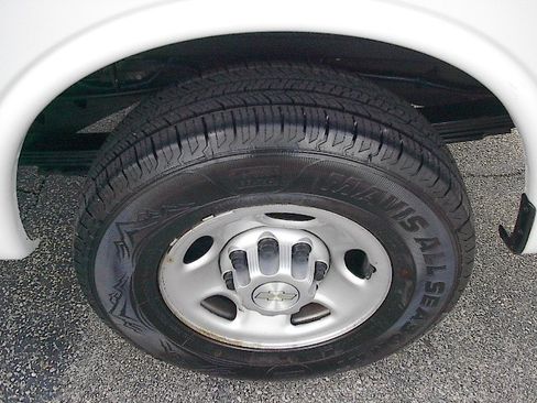 Used 2021 Chevrolet Express 3500 UNAVAIL RWD image 25